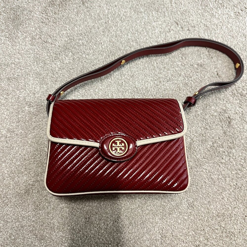 ✨ Tory Burch Robinson Patent Quilted Sling Bag – Gorgeous & Timeless! ✨